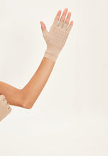 Laden Sie das Bild in den Galerie-Viewer, Image 02: Uv Line Gants Short Gloves Anti-Aging Uni Chocolate Upf50+
