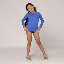 Laden Sie das Bild in den Galerie-Viewer, Model Front: Uv Line T-Shirt Longsleeve Uvpro Kids Bic Blue Upf50+
