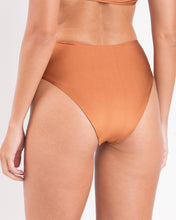 Laden Sie das Bild in den Galerie-Viewer, Image 05: Rio De Sol Bas Bottom Nocciola Hotpants
