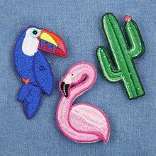 Laden Sie das Bild in den Galerie-Viewer, Image 03: Sunnylife Games/Activities Badges Tropical

