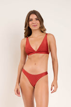 Laden Sie das Bild in den Galerie-Viewer, Model Front: Rio De Sol Haut Top Shimmer-Liquor Alba
