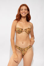 Laden Sie das Bild in den Galerie-Viewer, Model Front: Rio De Sol Bas Bottom Yellow-Feline Nara
