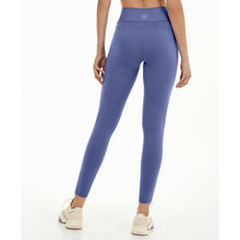 Laden Sie das Bild in den Galerie-Viewer, Model Back: Alto Giro Fitness Bas Legging Bodytex Com Elastico Vazado Azul Moonlight

