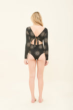 Laden Sie das Bild in den Galerie-Viewer, Image 07: Uv Line Une Pièce Marina Shine Preto Malva
