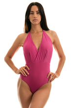 Laden Sie das Bild in den Galerie-Viewer, Model Front: Rio De Sol Une Pièce Cloque Lichia Transpassado

