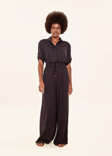 Laden Sie das Bild in den Galerie-Viewer, Model Front: Uv Line Pantalon De Plage Pantalona Preto Upf50+
