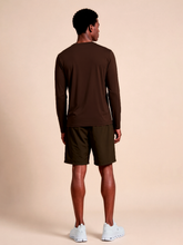 Laden Sie das Bild in den Galerie-Viewer, Model Back: Uv Line T-Shirt Longsleeve New Fit Textura Masc Brown Upf50+
