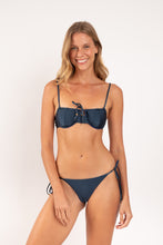 Laden Sie das Bild in den Galerie-Viewer, Bottom Shimmer-Shark Cheeky-Tie-Gold
