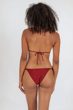 Laden Sie das Bild in den Galerie-Viewer, Model Back: Rio De Sol Bas Bottom Shimmer-Divino Ibiza-Rope
