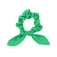Laden Sie das Bild in den Galerie-Viewer, Product Front: Rio De Sol Chouchou Tambourine Scrunchie
