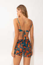 Laden Sie das Bild in den Galerie-Viewer, Model Back: Rio De Sol Jupe De Page Luma Mini Skirt Ruched

