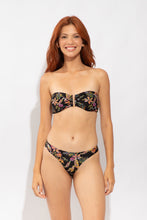 Laden Sie das Bild in den Galerie-Viewer, Model Front: Rio De Sol Bas Bottom Flora Nice
