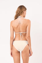 Laden Sie das Bild in den Galerie-Viewer, Model Back: Rio De Sol Bas Bottom Touch-Natural Essential-Comfy
