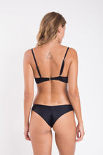 Laden Sie das Bild in den Galerie-Viewer, Model Back: Rio De Sol Ensemble Set Touch-Black Bandeau-Crispy Nice
