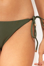 Laden Sie das Bild in den Galerie-Viewer, Image 05: Rio De Sol Bas Bottom Shimmer-Croco Ibiza-Comfy-Gold

