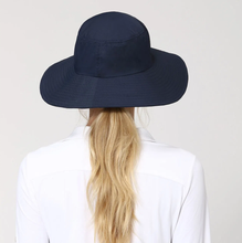 Laden Sie das Bild in den Galerie-Viewer, Model Back: Uv Line Chapeau Souple/Capeline Hat Lyon Nac L Fem Navy Blue Upf50+
