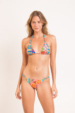 Laden Sie das Bild in den Galerie-Viewer, Model Front: Rio De Sol Haut Top Love-Trip Tri-Rev
