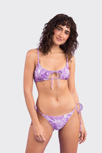 Laden Sie das Bild in den Galerie-Viewer, Model Front: Rio De Sol Ensemble Set Trail-Purple Tank-Tie Ibiza-Comfy
