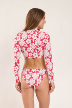Laden Sie das Bild in den Galerie-Viewer, Model Back: Wednesday In Hawaii By Rio De Sol Haut Top Pua-Hibiscus Reef
