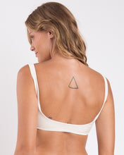 Laden Sie das Bild in den Galerie-Viewer, Image 05: Rio De Sol Haut Top Malibu-Natural Bliss
