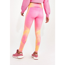 Laden Sie das Bild in den Galerie-Viewer, Model Back: Alto Giro Fitness Bas Legging Madagascar Sunset Sunset Vibes
