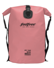 Laden Sie das Bild in den Galerie-Viewer, Model Front: Feelfree Sac De Plage Dry Tank 15L Pink
