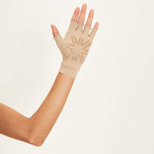 Laden Sie das Bild in den Galerie-Viewer, Image 04: Uv Line Gants Meduim Gloves Long Fingerss Uni Beige Upf50+
