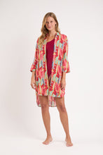 Laden Sie das Bild in den Galerie-Viewer, Model Front: Rio De Sol Chemise Sea-Bloom Chemise Gabriele
