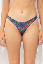 Laden Sie das Bild in den Galerie-Viewer, Gallery: Rio De Sol Bas Bottom Coqueiro Essential
