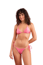 Laden Sie das Bild in den Galerie-Viewer, Model Front: Rio De Sol Bas Bottom Shimmer-Confetti Cheeky-Tie
