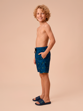 Laden Sie das Bild in den Galerie-Viewer, Image 03: Uv Line Maillot De Bain Garçon Shorts Acqua Kids Pirates Fun Upf50+
