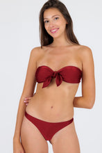 Laden Sie das Bild in den Galerie-Viewer, Gallery: Rio De Sol Ensemble Set Shimmer-Divino Bandeau-Knot Nice-Fio
