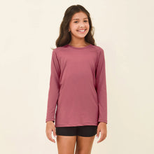 Laden Sie das Bild in den Galerie-Viewer, Model Front: Uv Line T-Shirt Longsleeve Uvpro Kids Malva Upf50+
