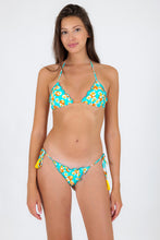 Laden Sie das Bild in den Galerie-Viewer, Model Front: Rio De Sol Bas Bottom Dubai Frufru
