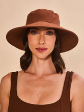 Laden Sie das Bild in den Galerie-Viewer, Gallery: Uv Line Chapeau Souple/Capeline Lyon Conhaque Upf50+
