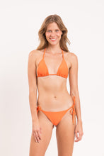 Laden Sie das Bild in den Galerie-Viewer, Model Front: Rio De Sol Ensemble Set Dende Tri-Inv Lacinho
