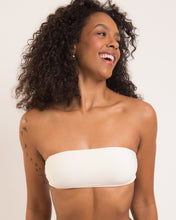 Laden Sie das Bild in den Galerie-Viewer, Gallery: Rio De Sol Haut Top Off-White Bandeau-Reto
