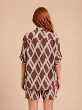 Laden Sie das Bild in den Galerie-Viewer, Model Back: Uv Line Chemise Shirt Copa Diamond Upf50+
