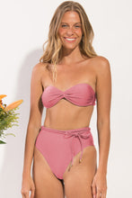 Laden Sie das Bild in den Galerie-Viewer, Gallery: Rio De Sol Ensemble Set Shimmer-Confetti Twist Belted-High-Waist
