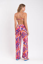 Laden Sie das Bild in den Galerie-Viewer, Model Back: Rio De Sol Pantalon De Plage Funny Wide Pants
