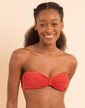 Laden Sie das Bild in den Galerie-Viewer, Image 10: Rio De Sol Haut Top Malibu-Chili Bandeau-Duo
