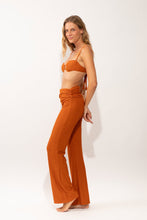 Laden Sie das Bild in den Galerie-Viewer, Image 04: Rio De Sol Pantalon De Plage Ferrugo Murana Pants
