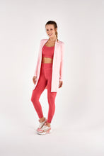 Laden Sie das Bild in den Galerie-Viewer, Image 02: Alto Giro Fitness Haut Cardigan Rib Santorini Rosa Respire
