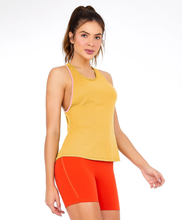 Laden Sie das Bild in den Galerie-Viewer, Model Front: Alto Giro Fitness Haut Regata Speed Debrum Sport Way Amarelo Mango
