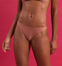 Laden Sie das Bild in den Galerie-Viewer, Image 09: Rio De Sol Bas Bottom Shimmer-Copper Essential
