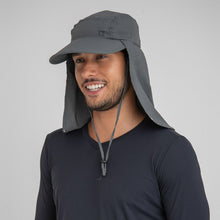 Laden Sie das Bild in den Galerie-Viewer, Model Front: Uv Line Chapeau Legionnaire Cap Leg Atacama 2021 Masc Grey Upf50+
