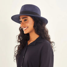 Laden Sie das Bild in den Galerie-Viewer, Image 02: Uv Line Chapeau Panama Hat Shanghai Imp Uni Navy Blue Upf50+
