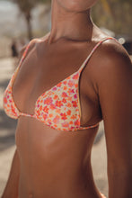 Laden Sie das Bild in den Galerie-Viewer, Image 13: Rio De Sol Haut Top Ditsy-Butter Lia
