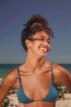 Laden Sie das Bild in den Galerie-Viewer, Image 06: Rio De Sol Chouchou Luma Scrunchie
