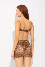 Laden Sie das Bild in den Galerie-Viewer, Model Back: Rio De Sol Jupe De Page Yaguara Mini Skirt Ruched

